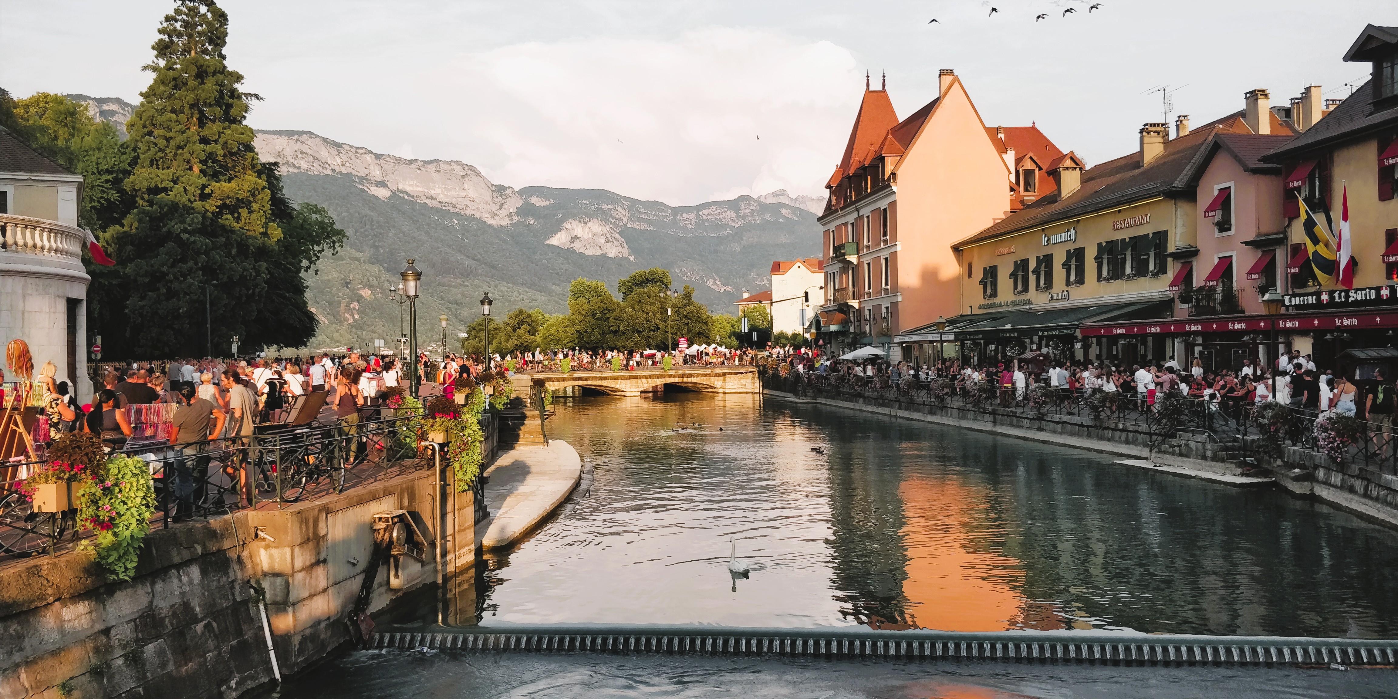 Canaux vieille ville Annecy France